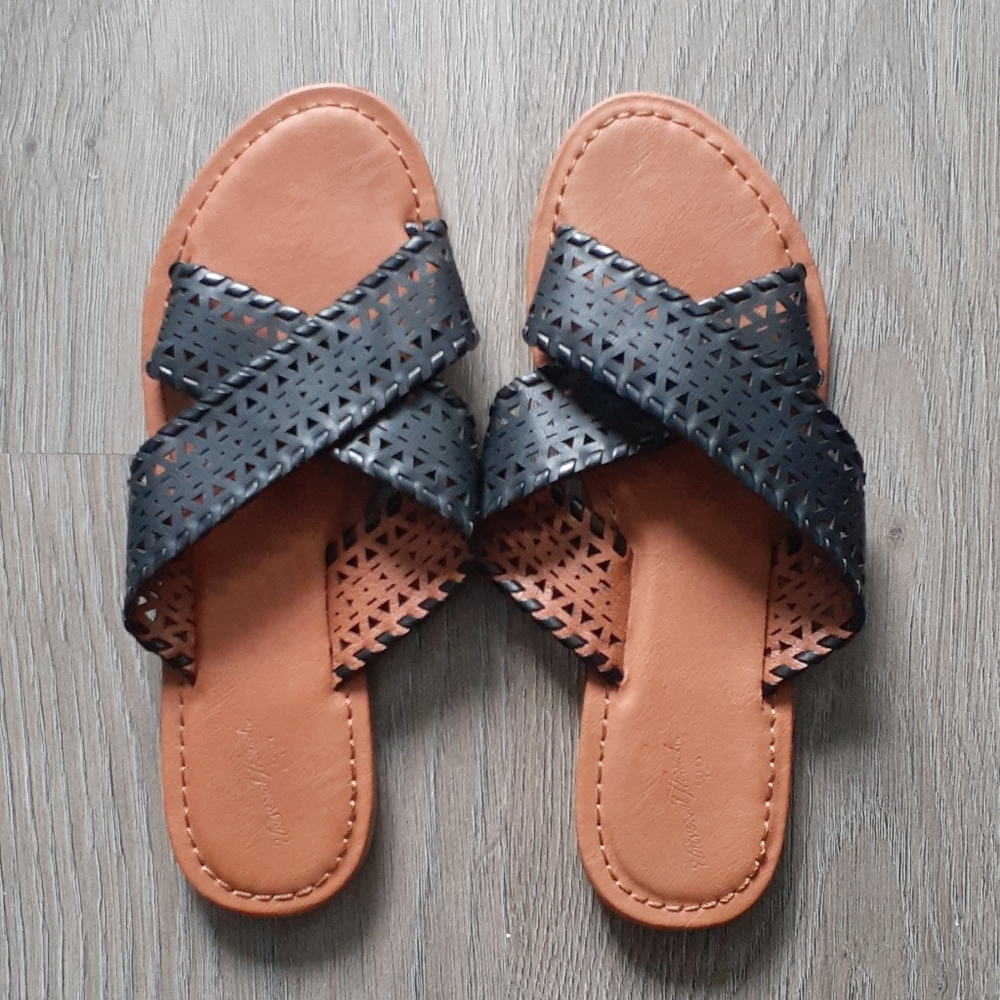 Universal Thread Black & Brown Slide Mule Sandals